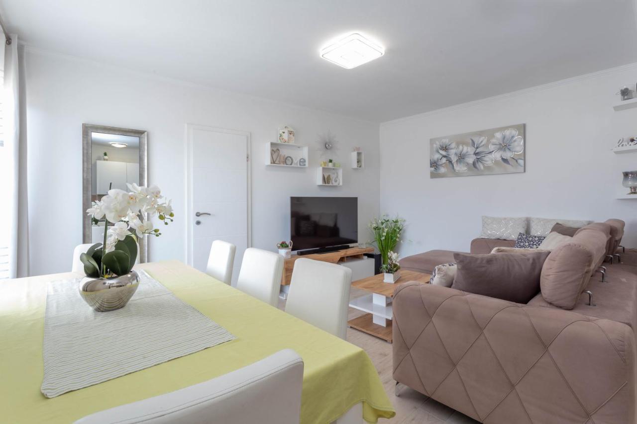 Apartments Edi - Zf Hvar Хвар Экстерьер фото